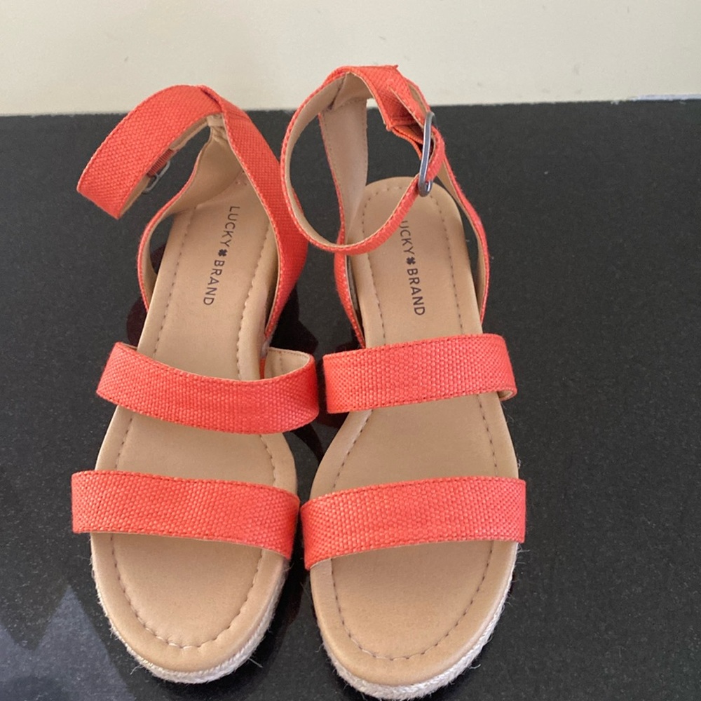 NWOT Lucky brand sandals